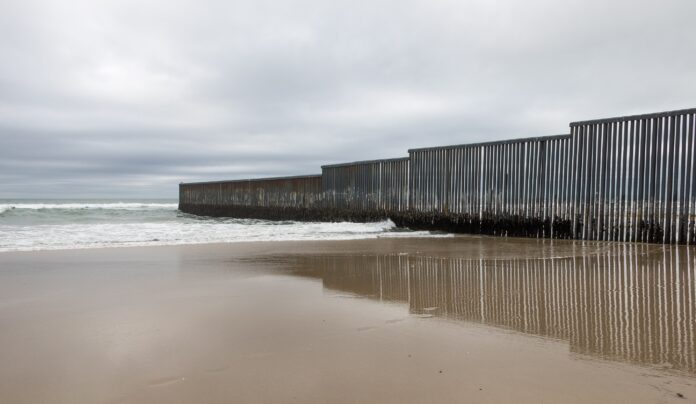 Foto: Muro- Tijuana. Wikipedia