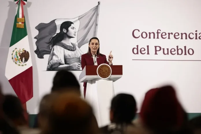 La presidenta de México, Claudia Sheinbaum, participa en una rueda de prensa en Palacio Nacional de la Ciudad de México (México). EFE/José Méndez