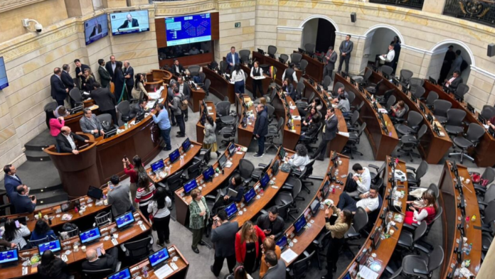 Análisis revela la presencia de clanes políticos en las listas al Congreso