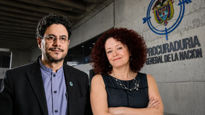 suspensión de la embajadora