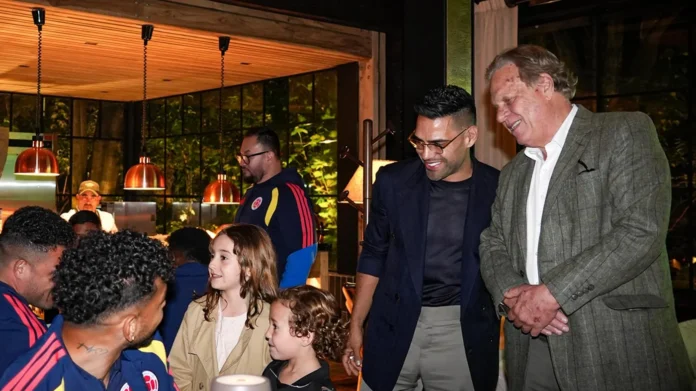 Visita de Falcao