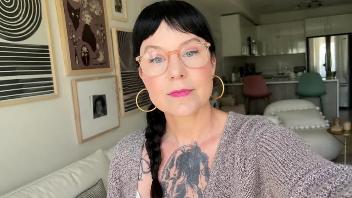 muerte de influencer con Alzheimer