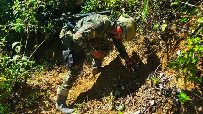 depósito ilegal de explosivos