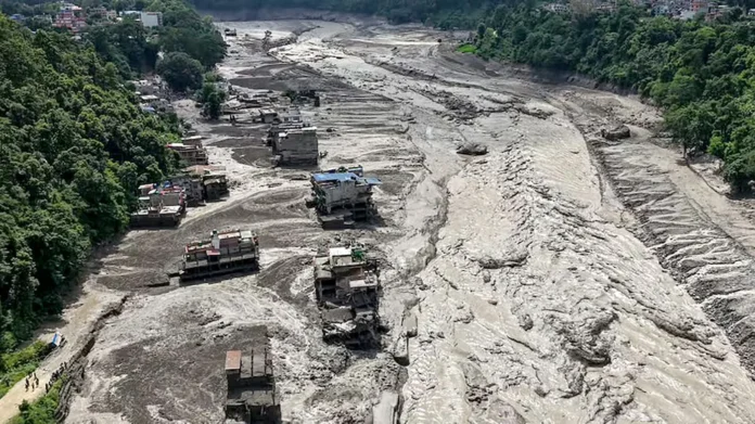 lago de barrera en Nepal